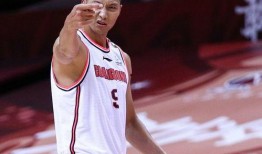 易建联最新爆料新闻